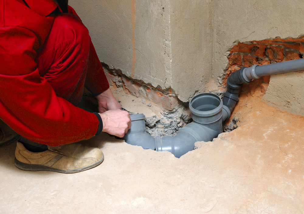 How To Cleanup A Sewage Leak In Your House?